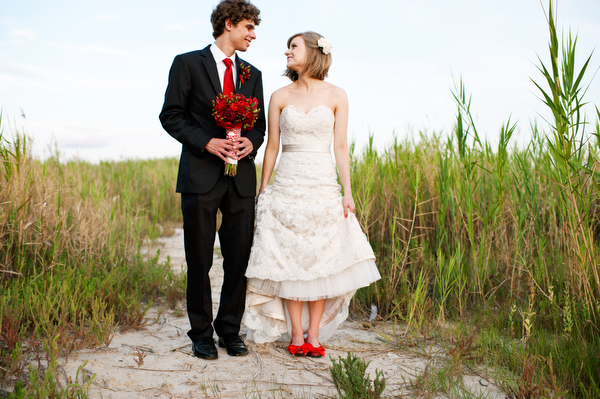 diy-red-and-white-wedding