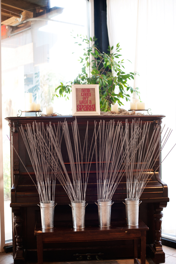 diy-red-and-white-wedding