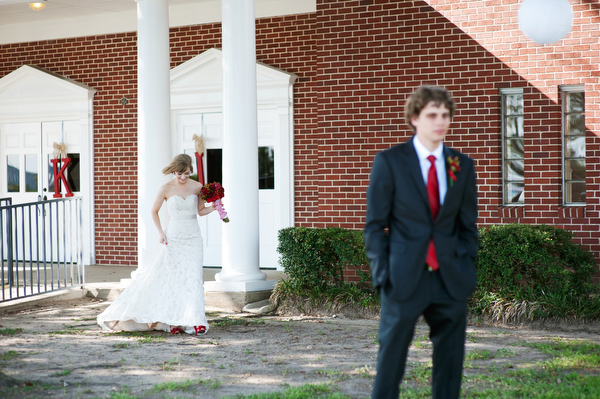diy-red-and-white-wedding