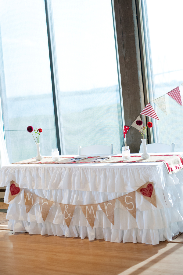 diy-red-and-white-wedding