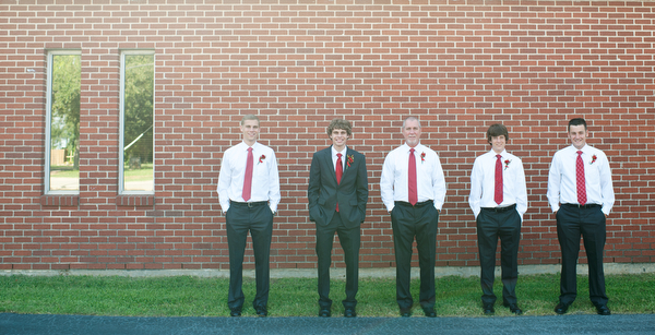 diy-red-and-white-wedding