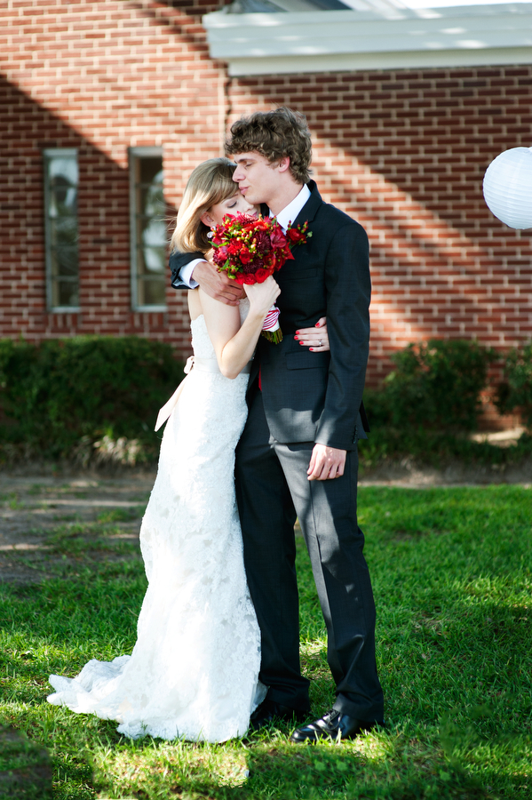 diy-red-and-white-wedding