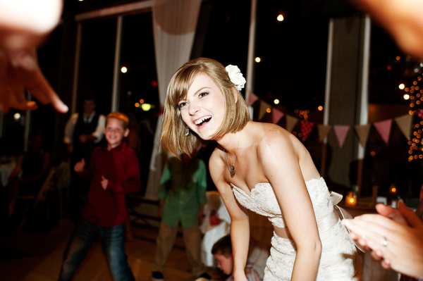 diy-red-and-white-wedding
