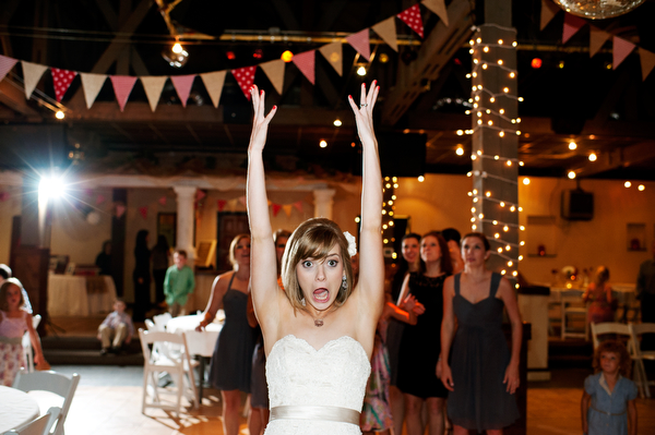 diy-red-and-white-wedding