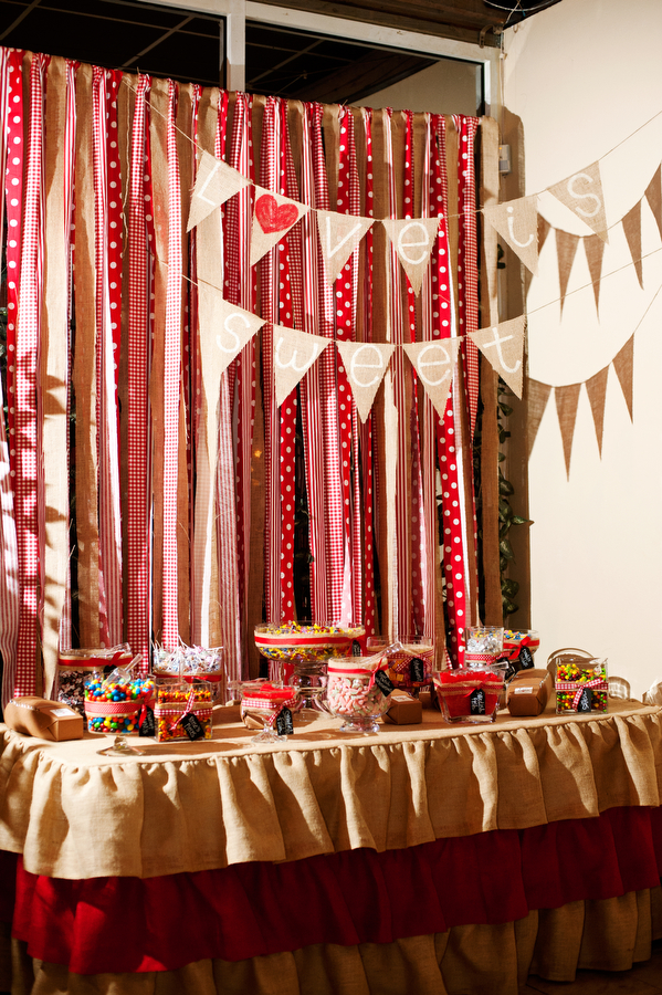 diy-red-and-white-wedding