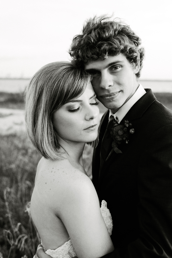 diy-red-and-white-wedding