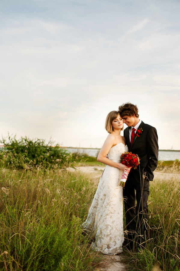 diy-red-and-white-wedding
