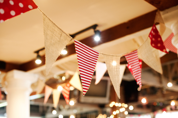 diy-red-and-white-wedding