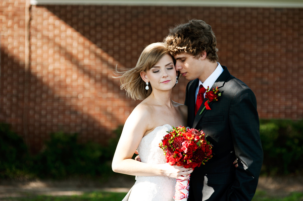 diy-red-and-white-wedding