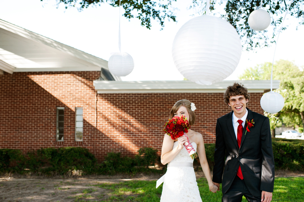 diy-red-and-white-wedding