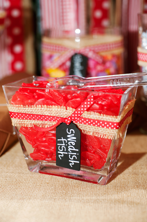 diy-red-and-white-wedding