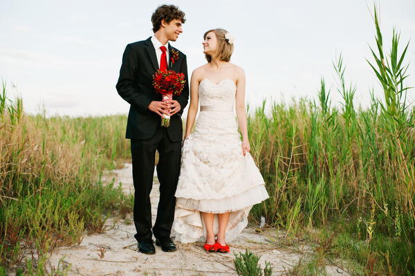 diy-red-and-white-wedding