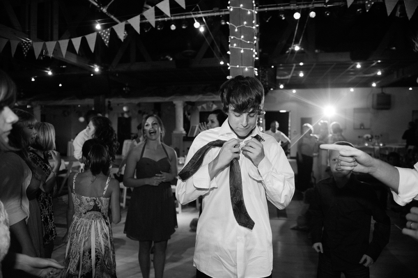 diy-red-and-white-wedding