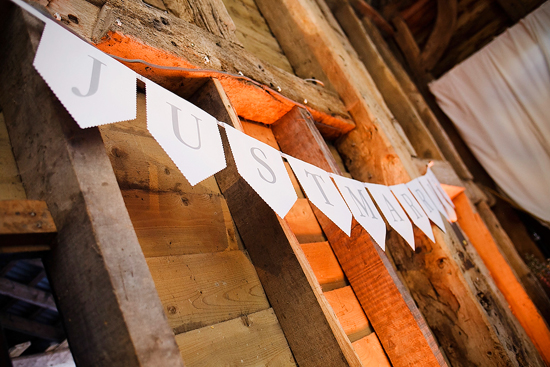 glamorous-uk-barn-wedding