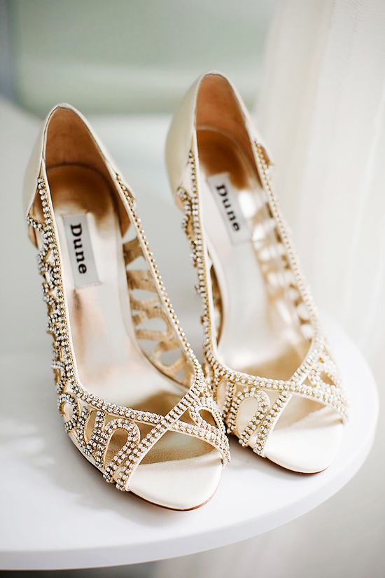 glamorous-uk-barn-wedding