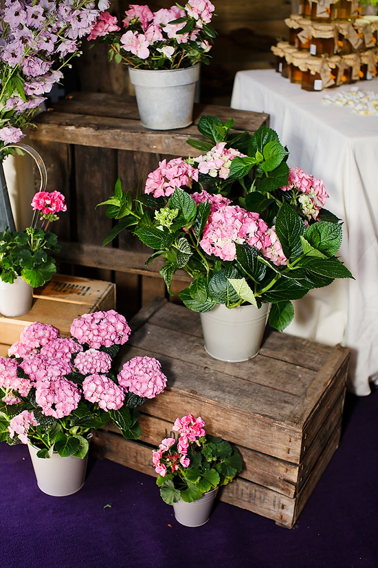 glamorous-uk-barn-wedding