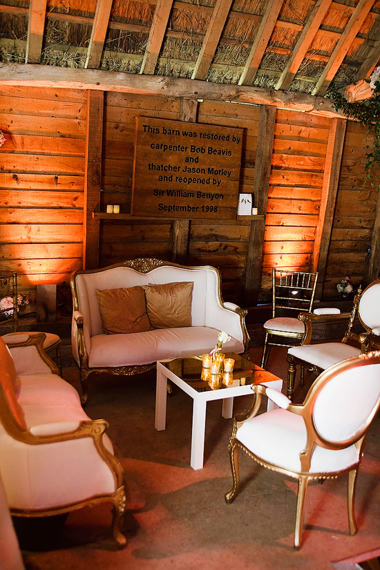 glamorous-uk-barn-wedding