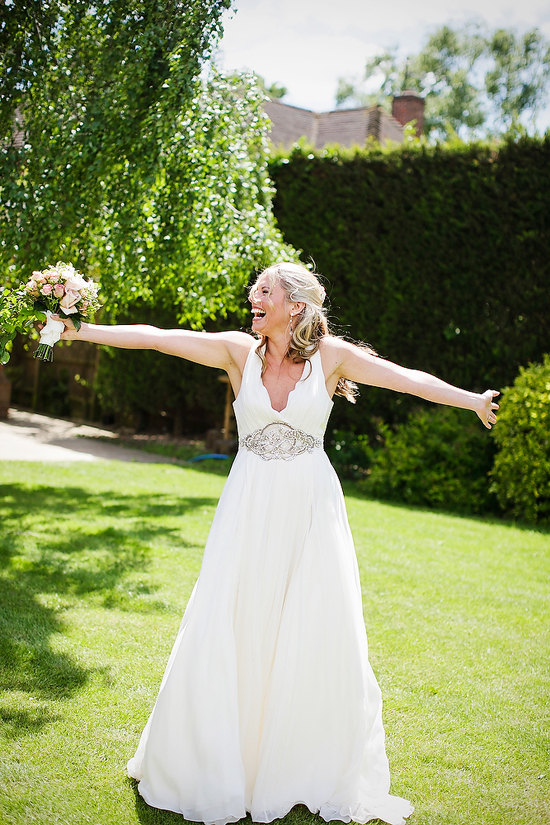 glamorous-uk-barn-wedding