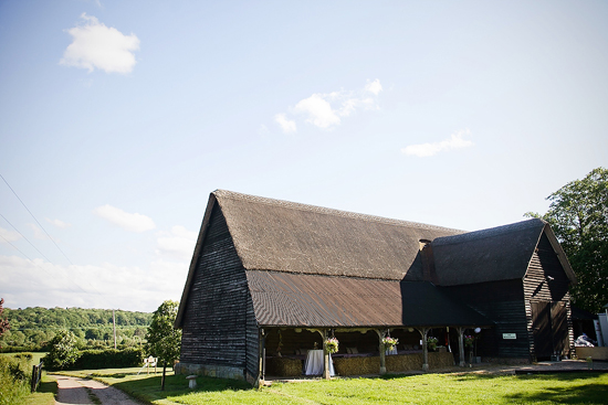glamorous-uk-barn-wedding