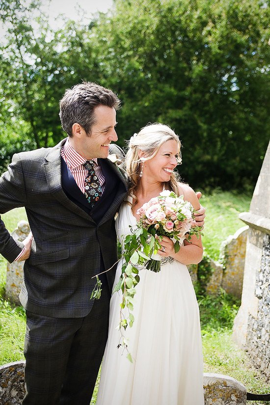 glamorous-uk-barn-wedding