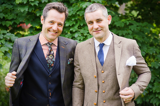 glamorous-uk-barn-wedding