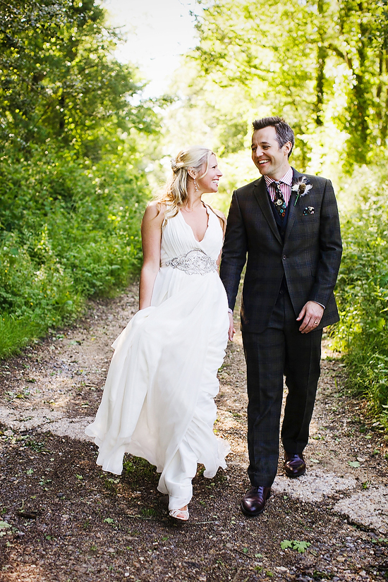 glamorous-uk-barn-wedding
