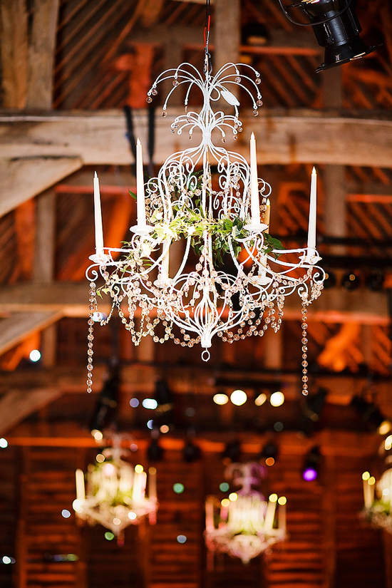 glamorous-uk-barn-wedding
