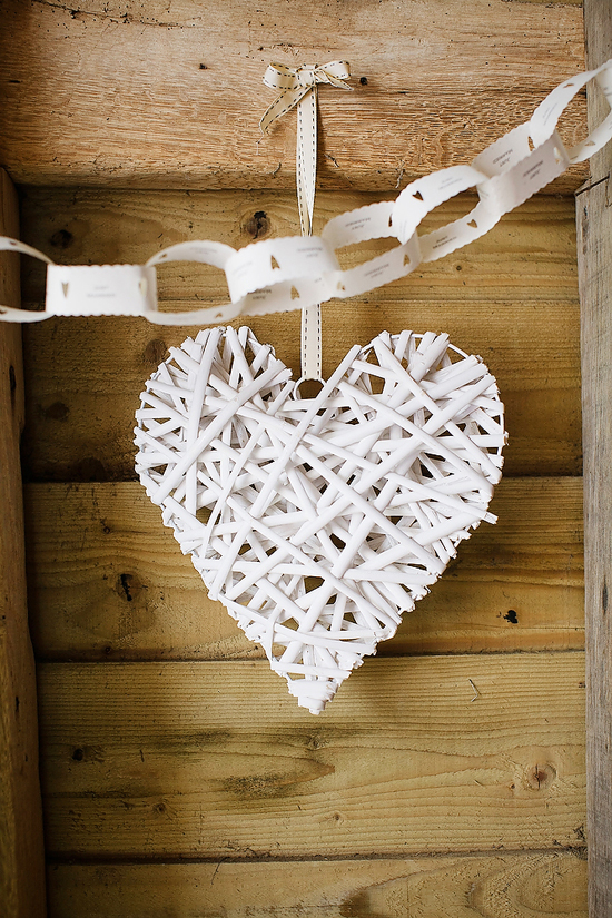 glamorous-uk-barn-wedding