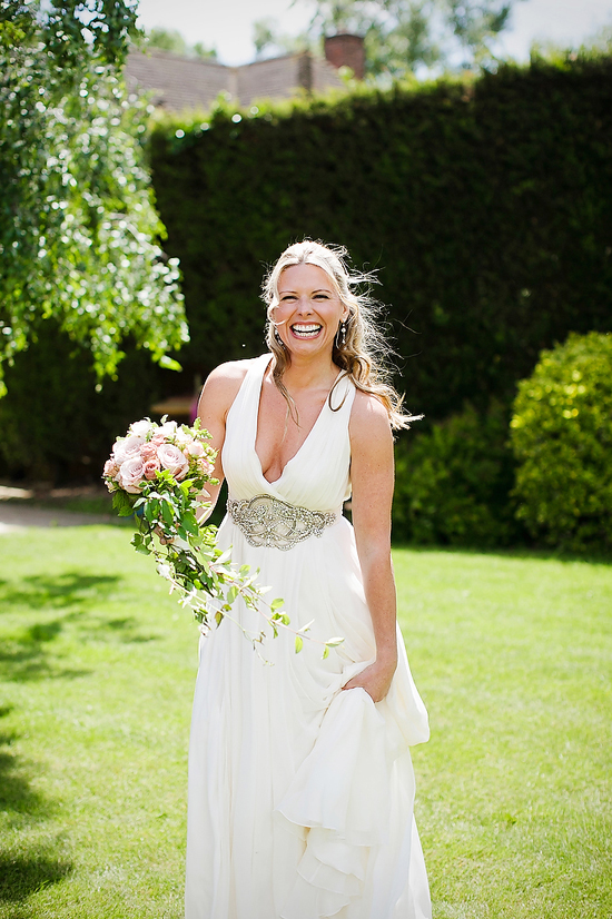 glamorous-uk-barn-wedding