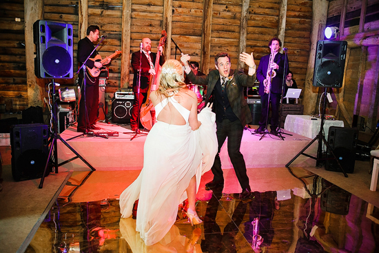 glamorous-uk-barn-wedding