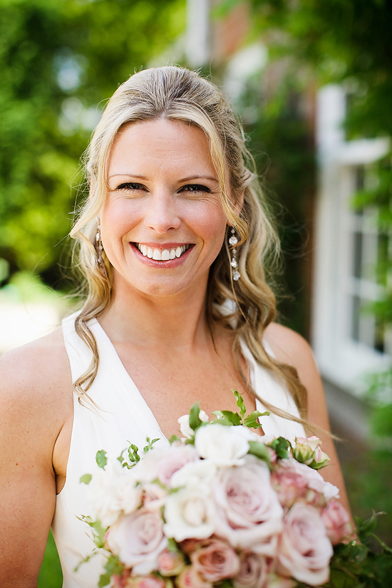 glamorous-uk-barn-wedding