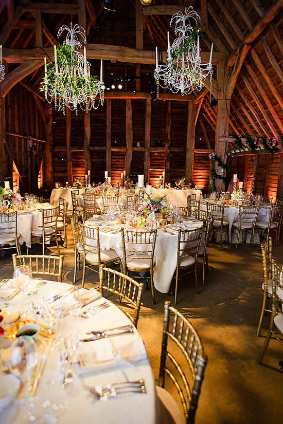 glamorous-uk-barn-wedding