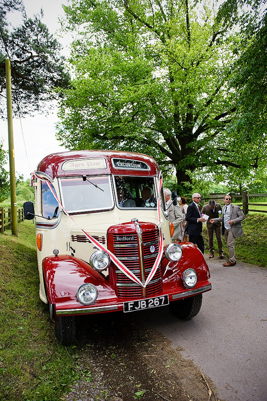 glamorous-uk-barn-wedding