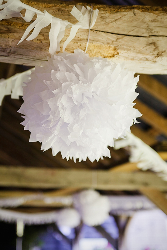 glamorous-uk-barn-wedding