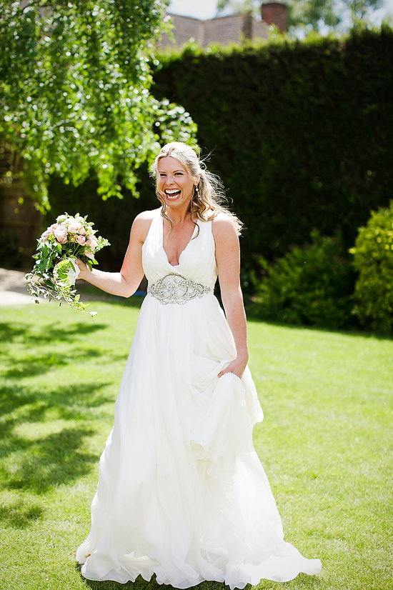glamorous-uk-barn-wedding