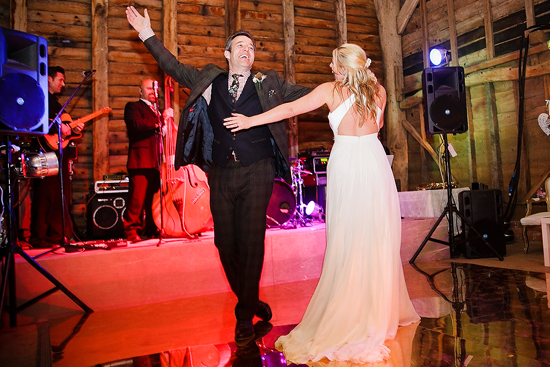 glamorous-uk-barn-wedding