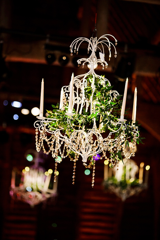glamorous-uk-barn-wedding