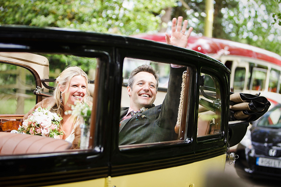 glamorous-uk-barn-wedding