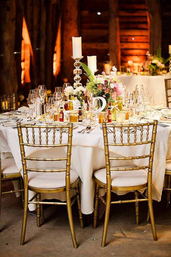 glamorous-uk-barn-wedding