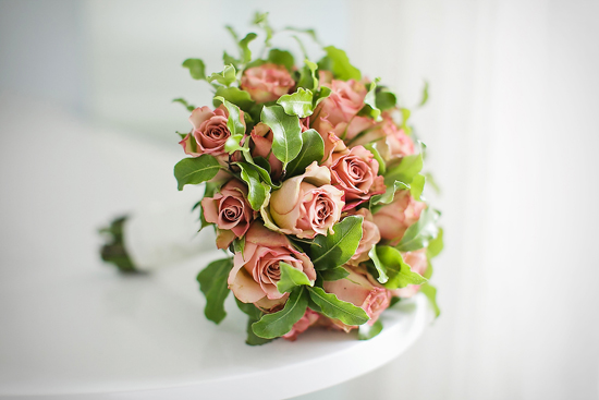 glamorous-uk-barn-wedding