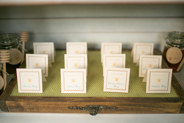 honey-inspired-wedding-ideas
