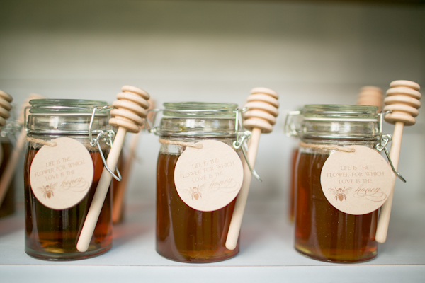 honey-inspired-wedding-ideas