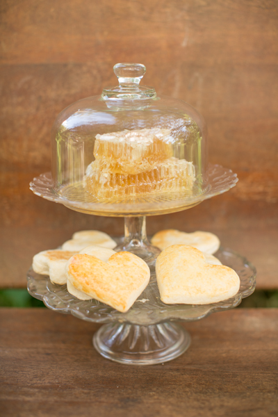 honey-inspired-wedding-ideas