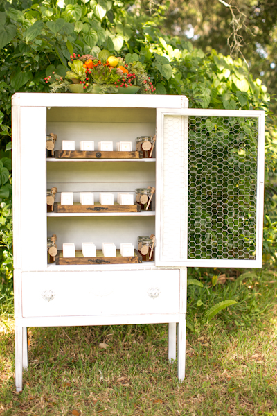 honey-inspired-wedding-ideas