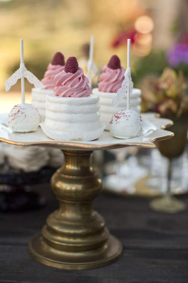 love-inspired-red-and-gold-holiday-ideas