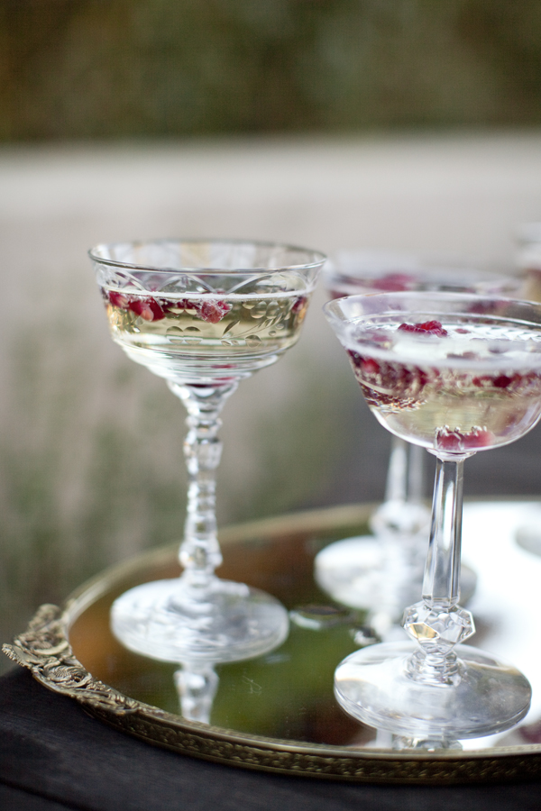 love-inspired-red-and-gold-holiday-ideas