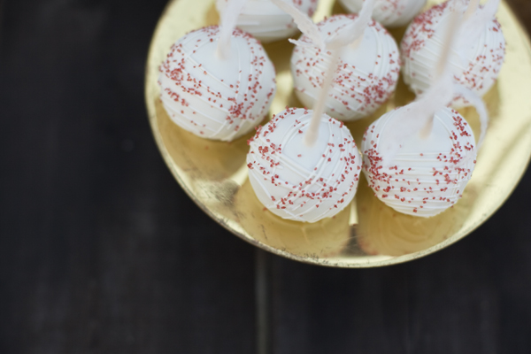 love-inspired-red-and-gold-holiday-ideas
