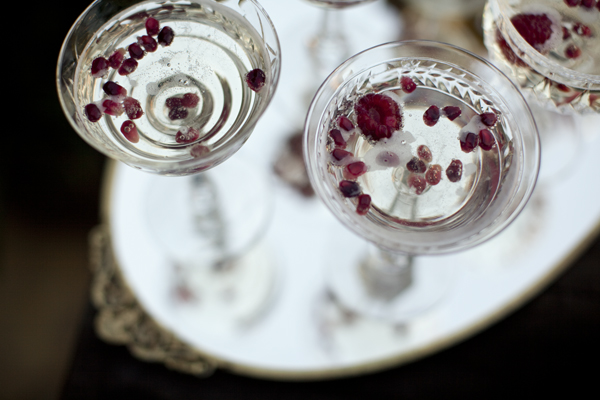 love-inspired-red-and-gold-holiday-ideas