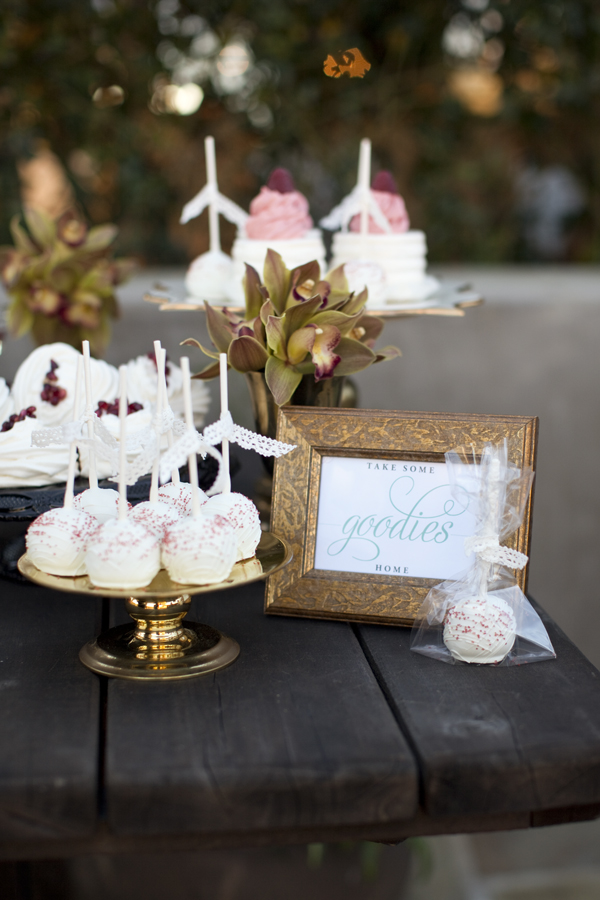 love-inspired-red-and-gold-holiday-ideas