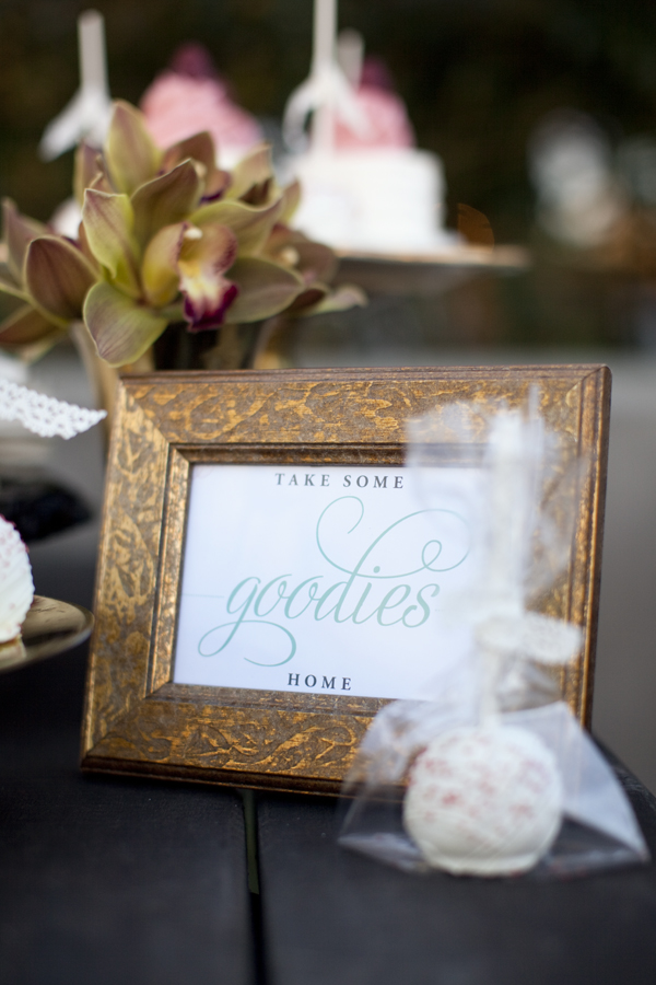 love-inspired-red-and-gold-holiday-ideas